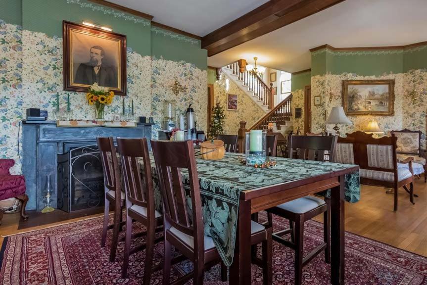 Kingsley House Bed & Breakfast - Full Home Fennville Exterior foto