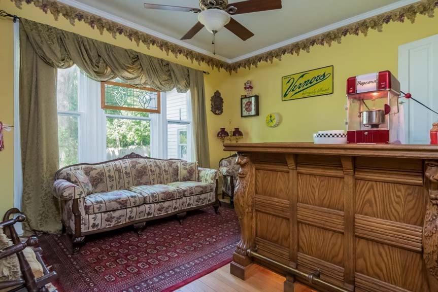 Kingsley House Bed & Breakfast - Full Home Fennville Exterior foto