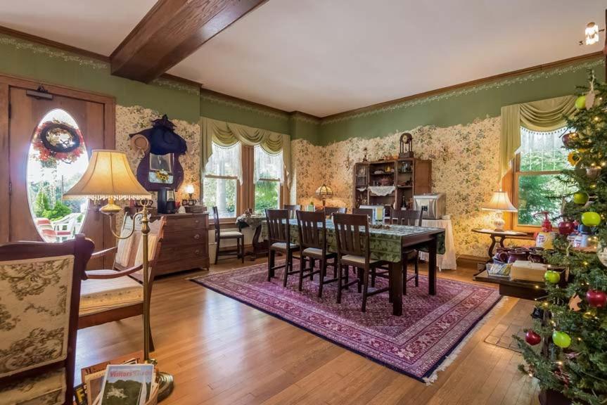 Kingsley House Bed & Breakfast - Full Home Fennville Exterior foto