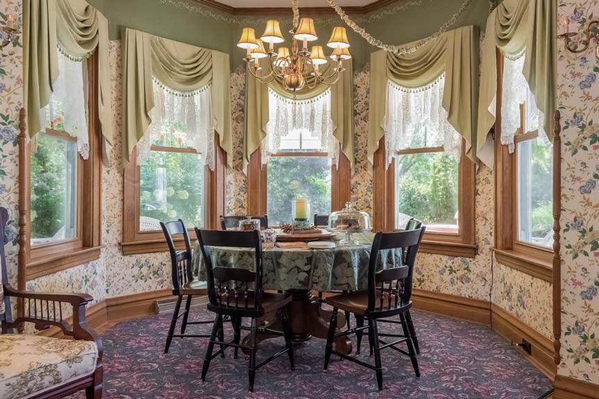 Kingsley House Bed & Breakfast - Full Home Fennville Exterior foto